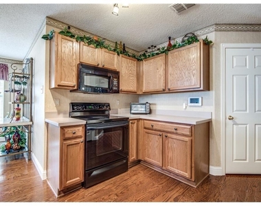 5116 Boxwood Lane - Photo Thumbnail 2