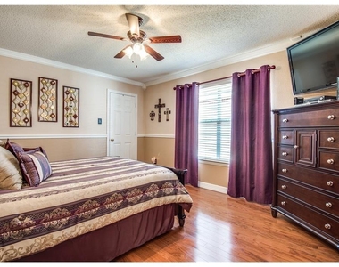 5116 Boxwood Lane - Photo Thumbnail 8