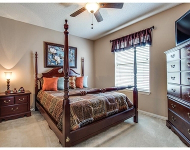 5116 Boxwood Lane - Photo Thumbnail 10