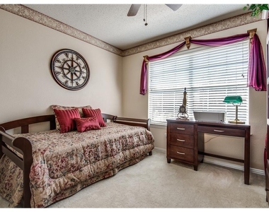 5116 Boxwood Lane - Photo Thumbnail 12