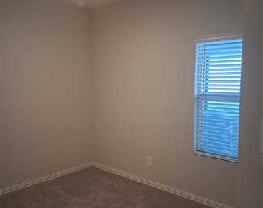 4000 Marble Falls - Photo Thumbnail 16