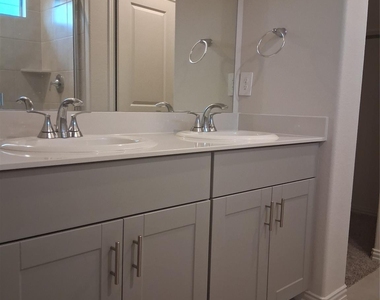 4000 Marble Falls - Photo Thumbnail 10