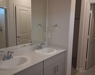 4000 Marble Falls - Photo Thumbnail 9