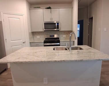 4000 Marble Falls - Photo Thumbnail 3