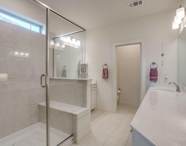 6449 Iron Horse Boulevard - Photo Thumbnail 7