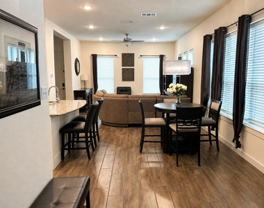 6449 Iron Horse Boulevard - Photo Thumbnail 3