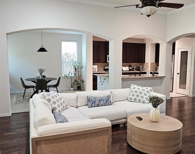 2908 Kirkwood Drive - Photo Thumbnail 21