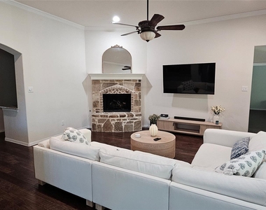 2908 Kirkwood Drive - Photo Thumbnail 12