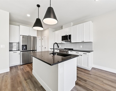 221 Melody Lane - Photo Thumbnail 7