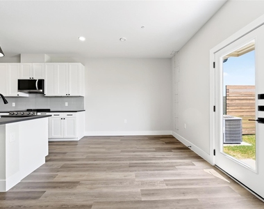 221 Melody Lane - Photo Thumbnail 6