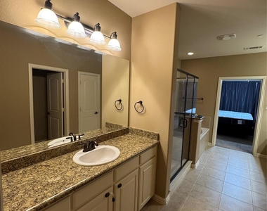 6464 Naples Drive - Photo Thumbnail 13