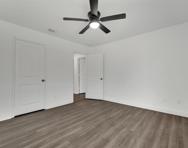 1810 Prairie View Drive - Photo Thumbnail 15