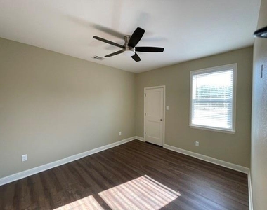 12604 Plassmeyer Place - Photo Thumbnail 16