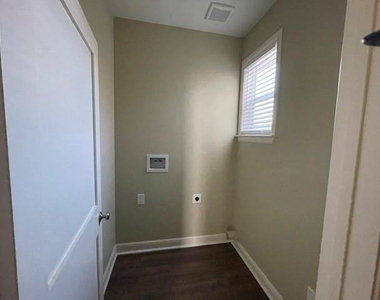 12604 Plassmeyer Place - Photo Thumbnail 10
