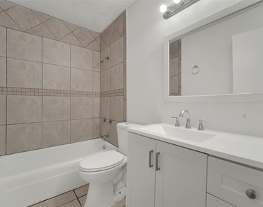 2135 Wheaton Drive - Photo Thumbnail 4