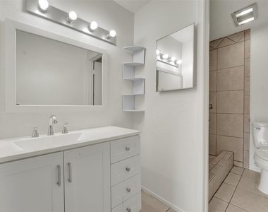 2135 Wheaton Drive - Photo Thumbnail 11