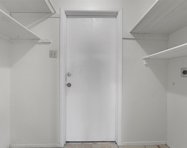 2135 Wheaton Drive - Photo Thumbnail 16