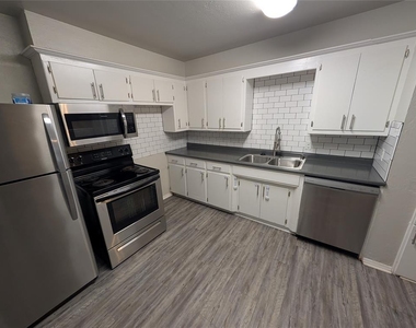 1614 Iowa Street - Photo Thumbnail 5