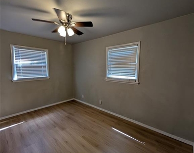 1614 Iowa Street - Photo Thumbnail 7