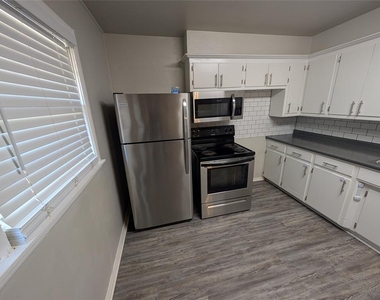 1614 Iowa Street - Photo Thumbnail 6
