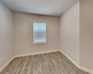 16951 Buck Circle - Photo Thumbnail 8