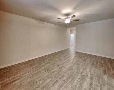 16951 Buck Circle - Photo Thumbnail 5