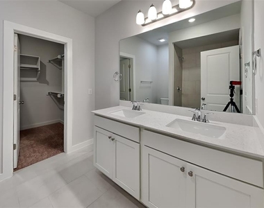 16951 Buck Circle - Photo Thumbnail 10