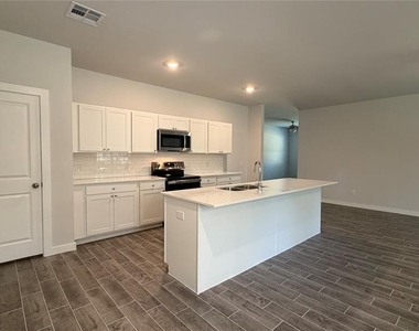 17860 Lantana Loop - Photo Thumbnail 3