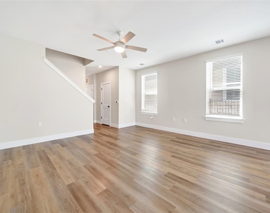 3006 Harmon Drive - Photo Thumbnail 6