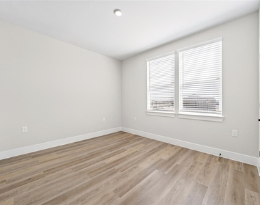 3006 Harmon Drive - Photo Thumbnail 24