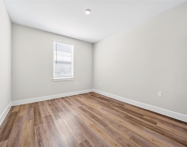 3006 Harmon Drive - Photo Thumbnail 20