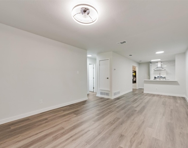 1000 S Mary Street - Photo Thumbnail 5