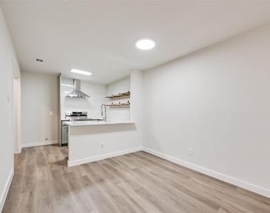 1000 S Mary Street - Photo Thumbnail 6