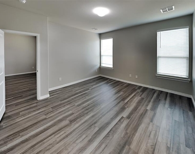 12516 Nw 139th Street - Photo Thumbnail 6