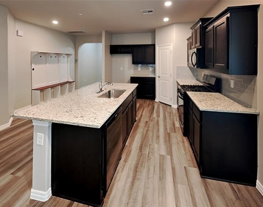 12516 Nw 139th Street - Photo Thumbnail 4