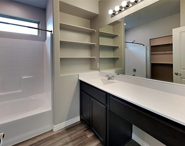 12516 Nw 139th Street - Photo Thumbnail 7