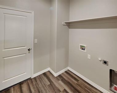 12516 Nw 139th Street - Photo Thumbnail 12