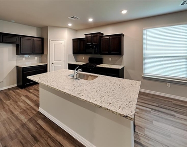 12516 Nw 139th Street - Photo Thumbnail 3