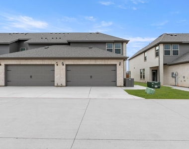 4511 Avion Drive - Photo Thumbnail 13
