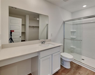9320 Nw 129th Street - Photo Thumbnail 6