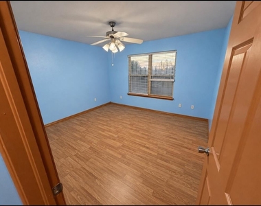 12013 Garden Court - Photo Thumbnail 9