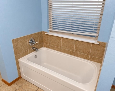12013 Garden Court - Photo Thumbnail 13