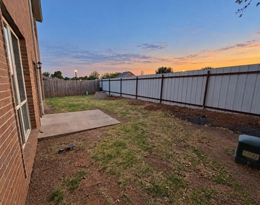 12013 Garden Court - Photo Thumbnail 16