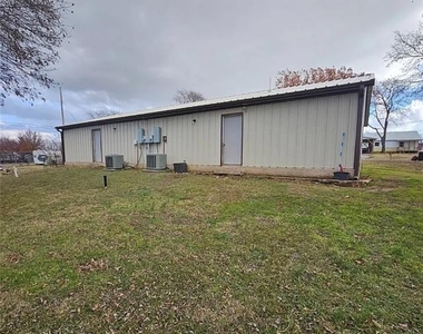 1416 W 2nd Street - Photo Thumbnail 7