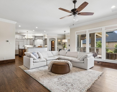 156 Stoneleigh Drive - Photo Thumbnail 8