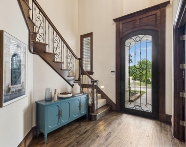 156 Stoneleigh Drive - Photo Thumbnail 3