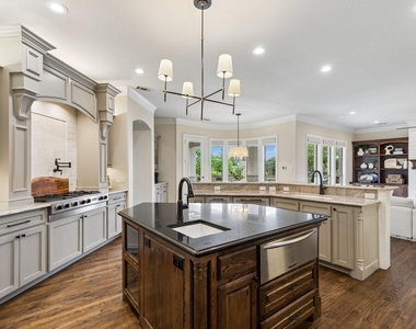 156 Stoneleigh Drive - Photo Thumbnail 9