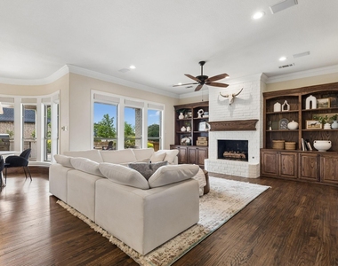 156 Stoneleigh Drive - Photo Thumbnail 7