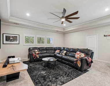 156 Stoneleigh Drive - Photo Thumbnail 19