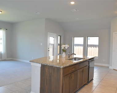 2900 Bluff Creek Drive - Photo Thumbnail 16